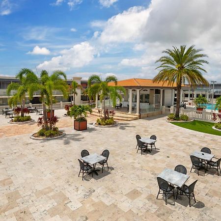 Quality Inn And Conference Center Tampa-Brandon Heartland Exterior foto